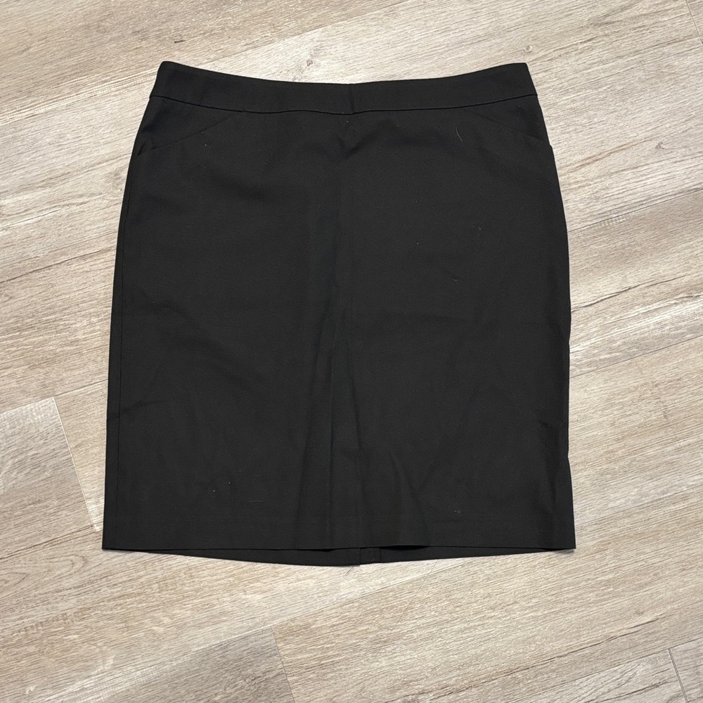 New York & Company Classic Black Pencil Skirt